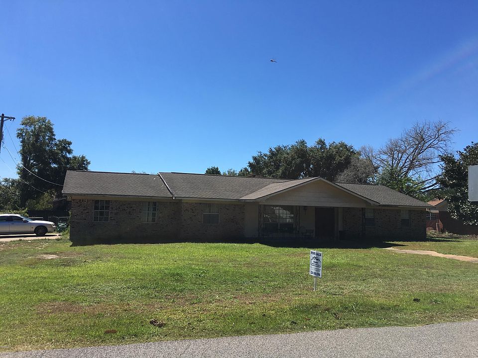 1st image of 2422 Demaret Dr