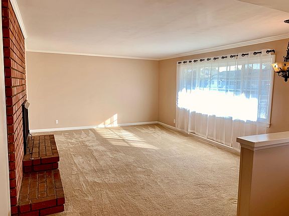2nd image of 907 E Culver Ave