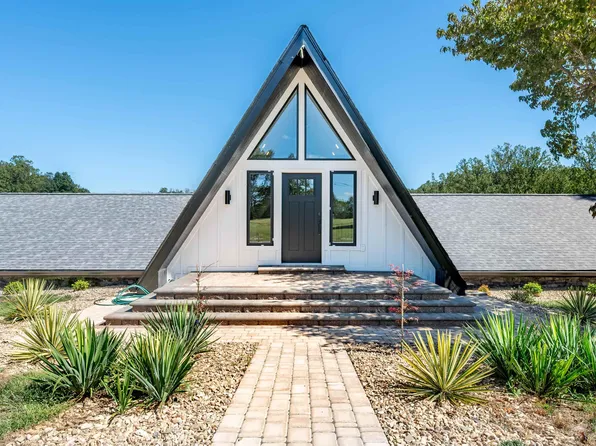 692 Morewood Rd, Hardy, VA 24101