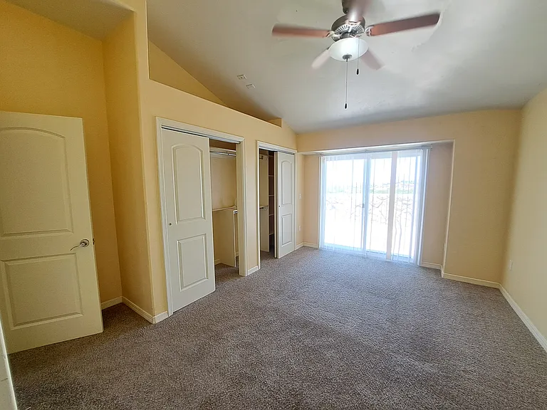 2225 Dakota Dr #D — Photo 9