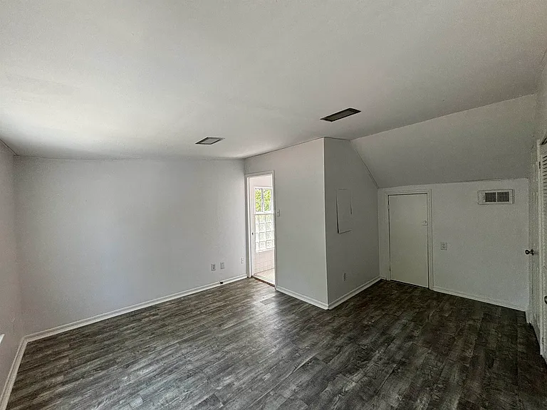 378 N Highland St — Photo 11