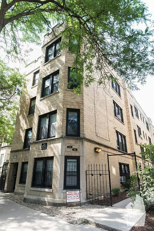 648.5 West Roscoe Street, Unit 2N — Photo 1