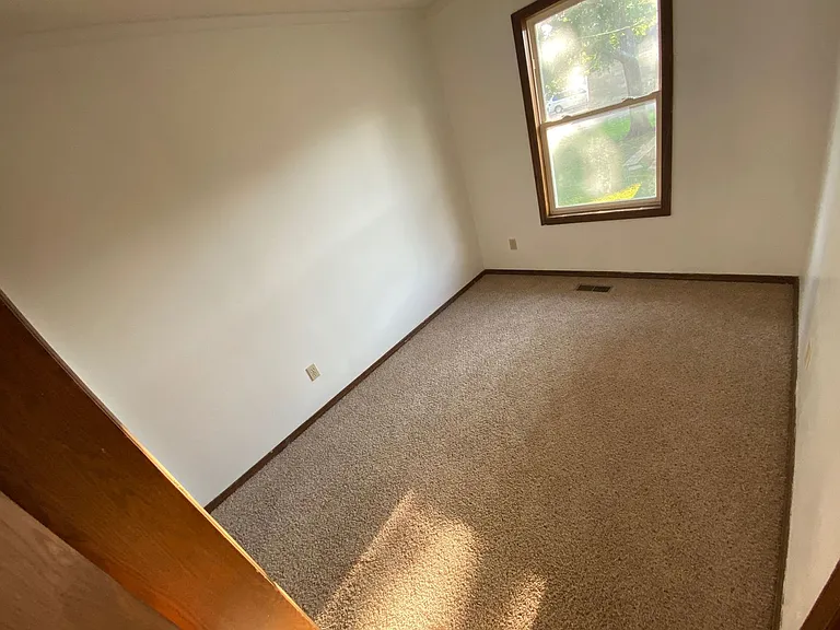 2311 N Huston Ave — Photo 6