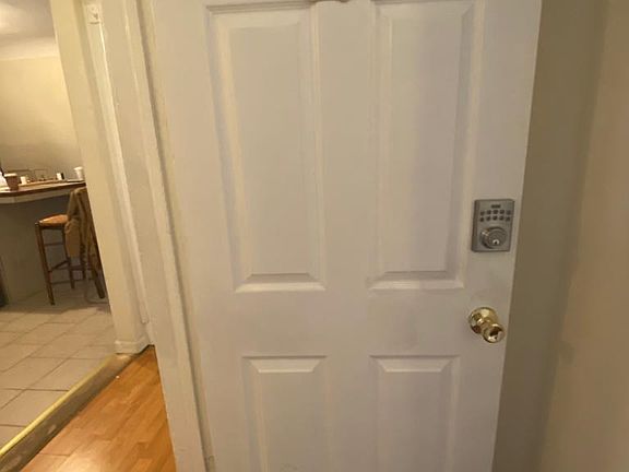 5th image of 305 Arlington Ave APT 3