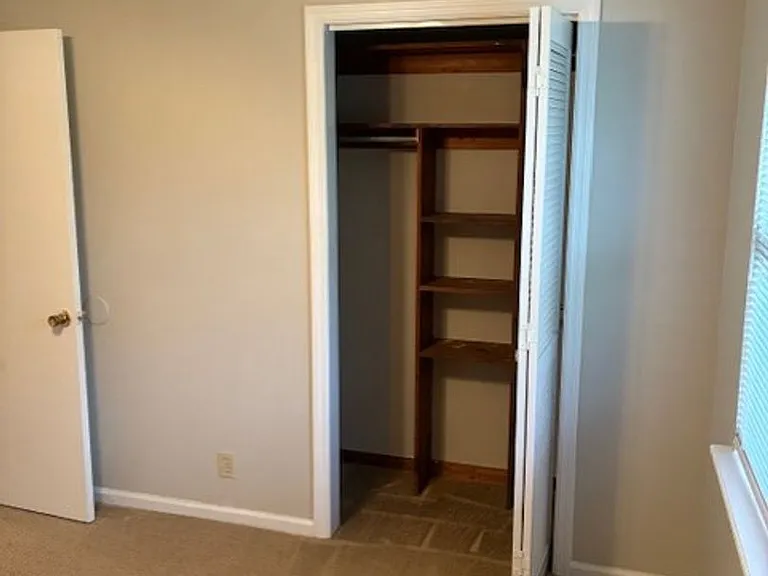 114 N Woodvalley Dr — Photo 24