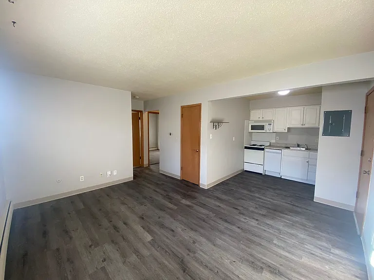 Ashworth Apartments — Photo 9