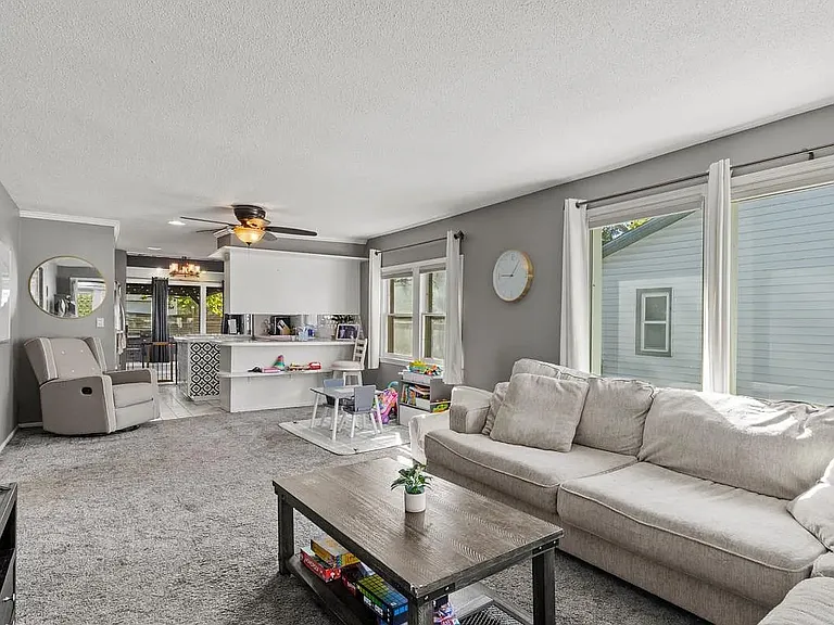 209 W Gardiner St — Photo 9