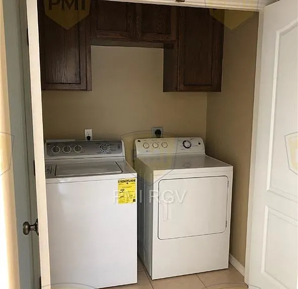 304 W Amy Dr #A — Photo 7