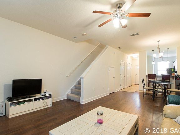 5th image of 2508 SW 35th Pl APT 136