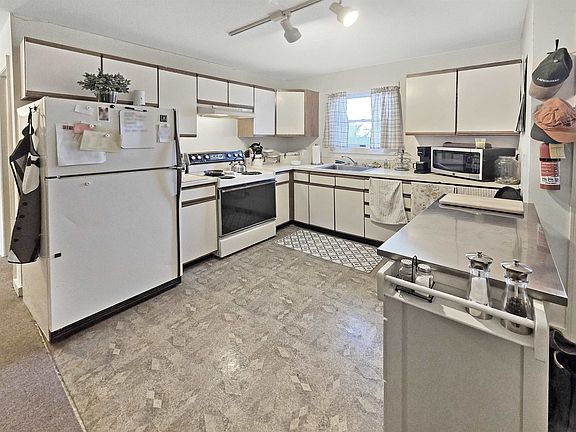 4th image of 37 Killington Avenue