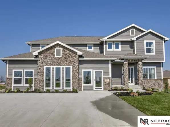 5017 Helwig Ave, Papillion, NE 68133