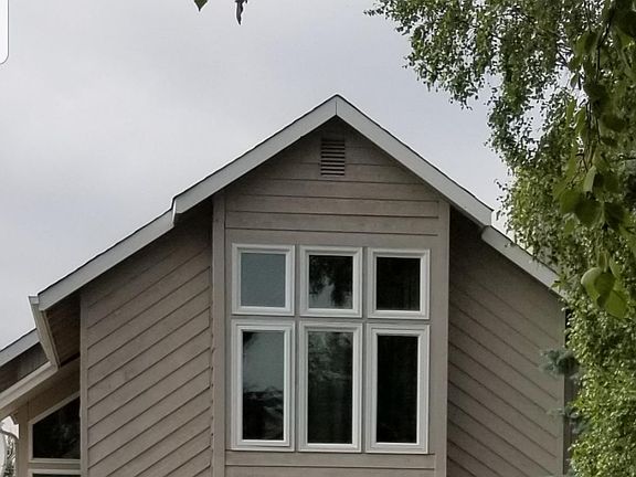 view of house from the curb.