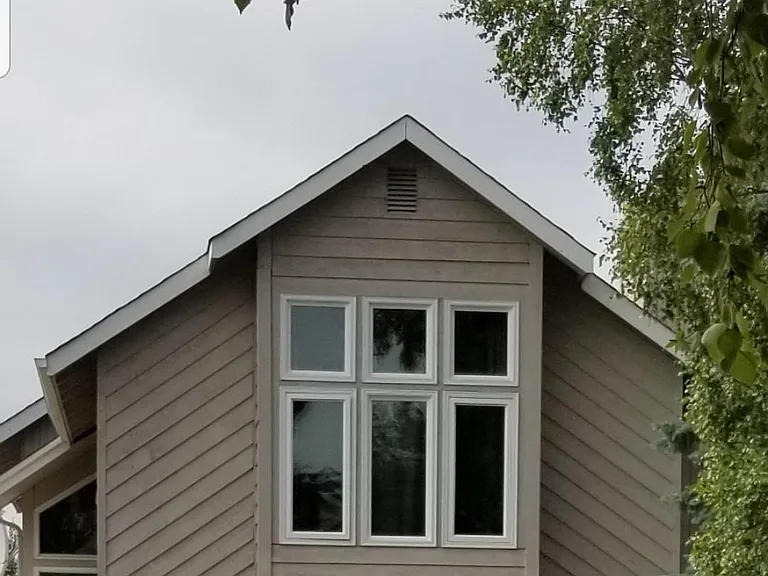 view of house from the curb.