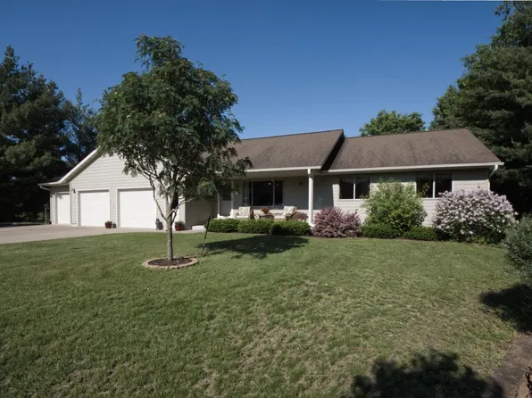 334 Chestnut Ct, Strum, WI 54770