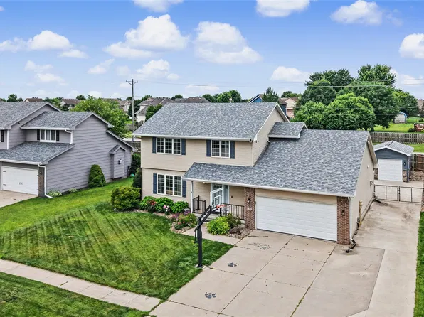 214 NW Ridgeline Dr, Ankeny, IA 50023
