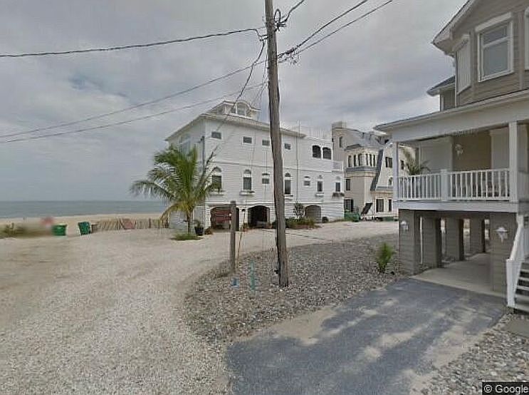 1st image of 2 Beach Ave