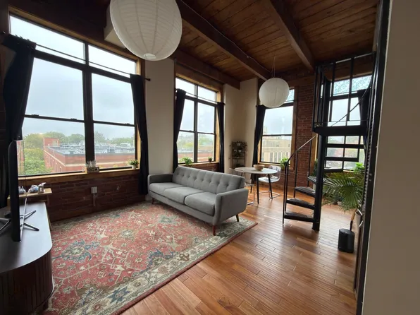 24 Norman St APT 301, Salem, MA 01970