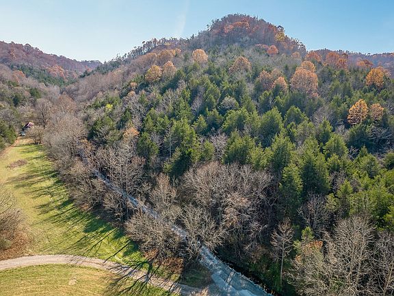 3rd image of Doe Creek Ln