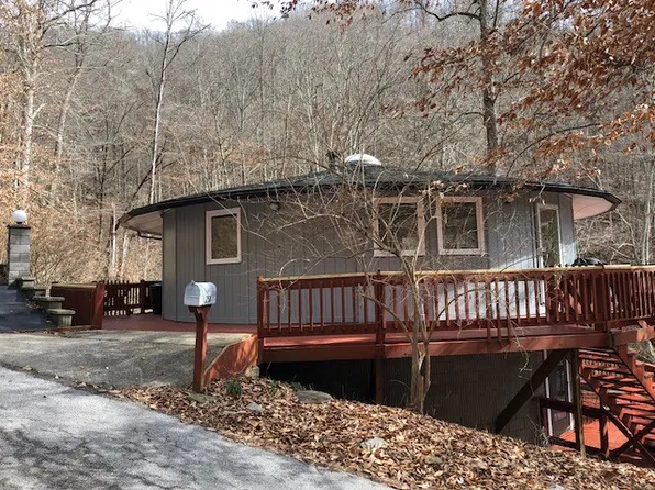 258 Foxcroft Ln, Pikeville, KY 41501