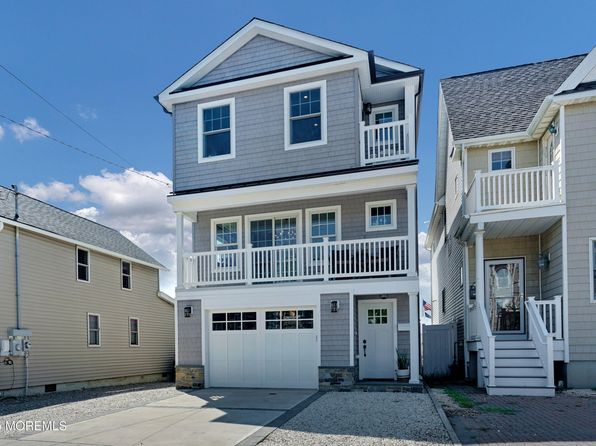229 1st Ave