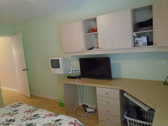 5th image of 117 Applewood Dr