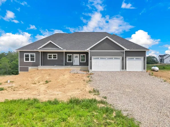 600 Trapp Ln, Hopewell, OH 43746