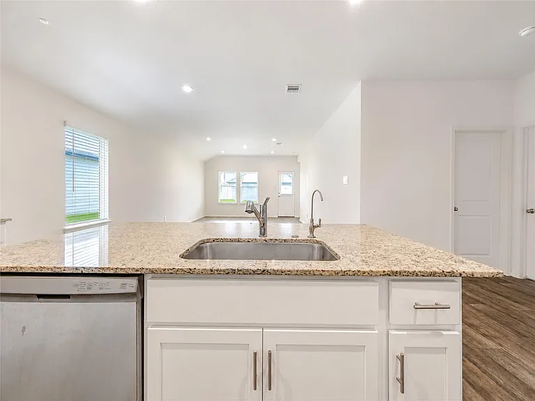 4306 Zeke Estates Ln — Photo 23