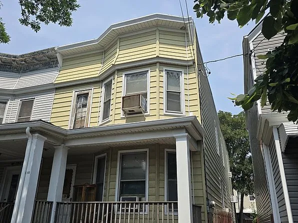 10441 92nd Ave, Richmond Hill, NY 11418