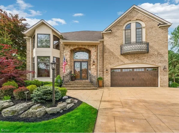 33611 Saint Sharbel Ct, Avon, OH 44011
