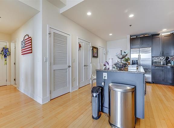 5th image of 1125 Maxwell Ln APT 1207