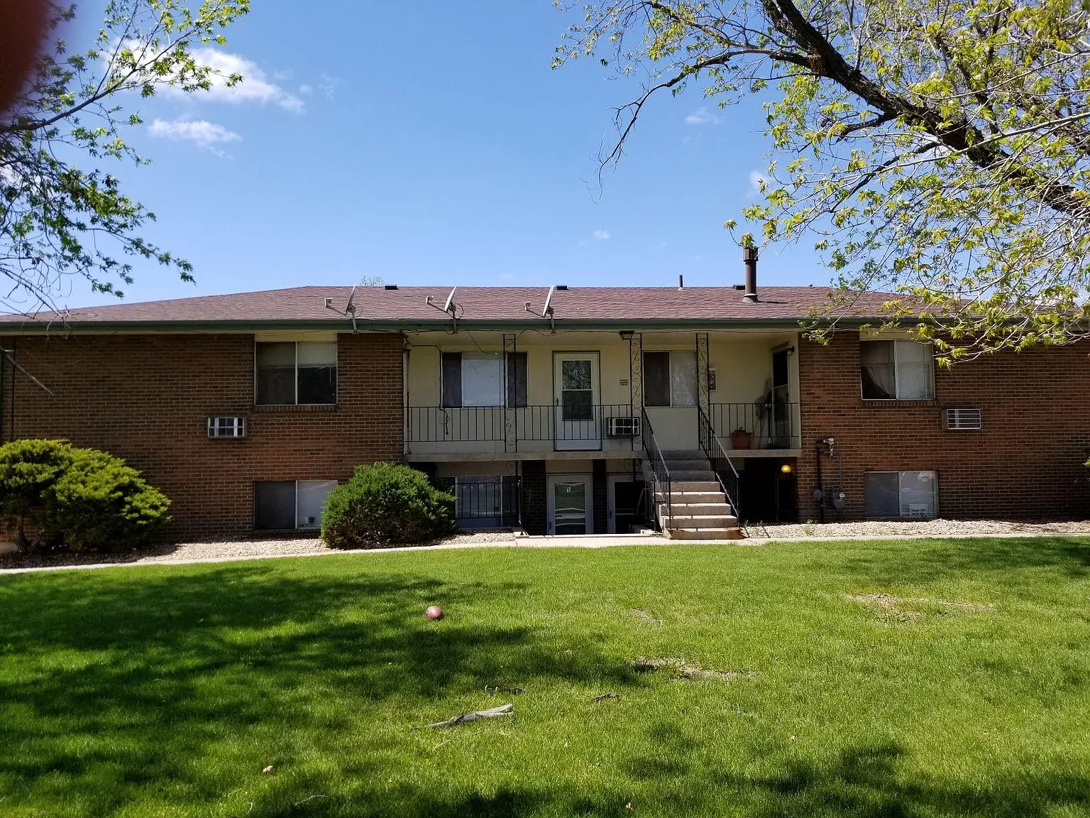 2 bed, $1,000 — Photo 2
