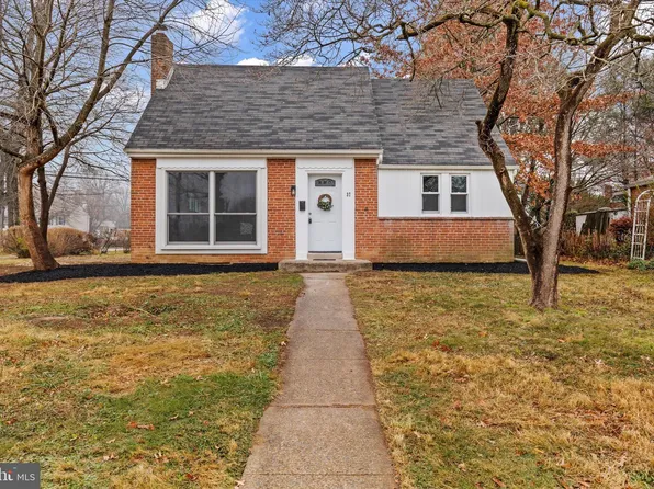 37 Highland Dr, Camp Hill, PA 17011