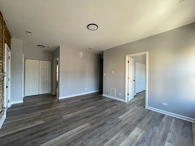 3945 W Division St #1 — Photo 3