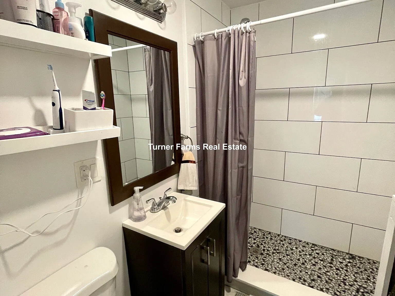 4 bed, 9999 sqft, $3,700 — Photo 1