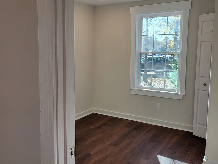 15 Montgomery Ave — Photo 5