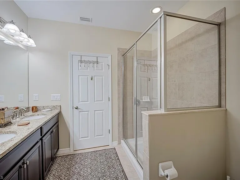 8540 Violeta St #202 — Photo 19