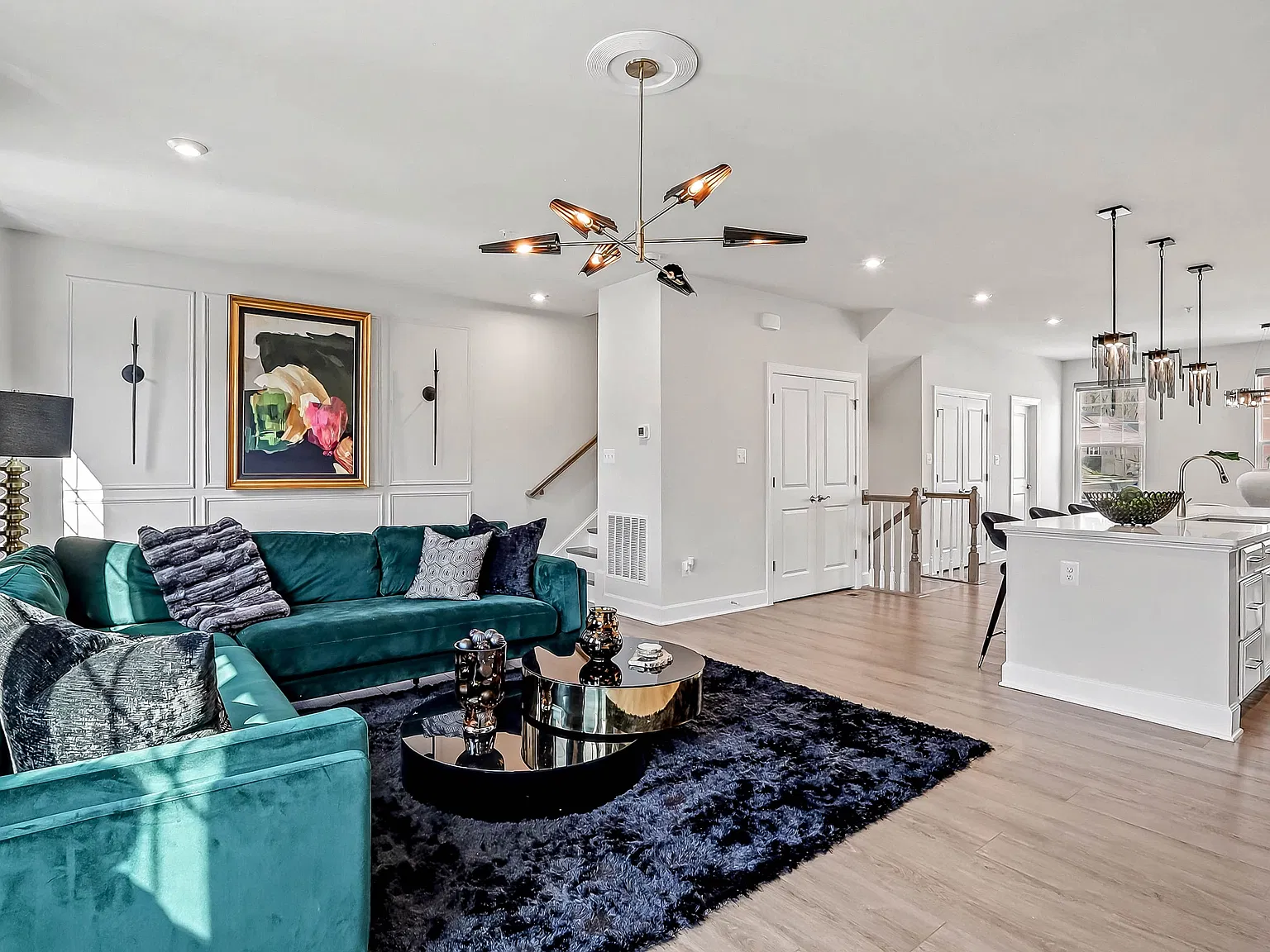 4 bed, 2880 sqft, $4,500 — Photo 1