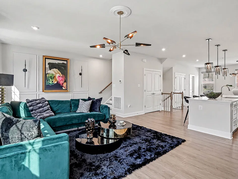 10878 Foxtrot Cir