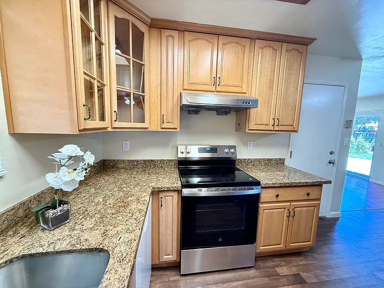 2810 Gavilan Ct — Photo 2