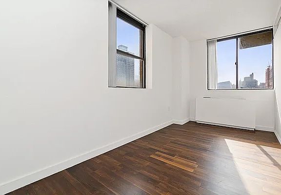4th image of 184 Lexington Ave APT 17E
