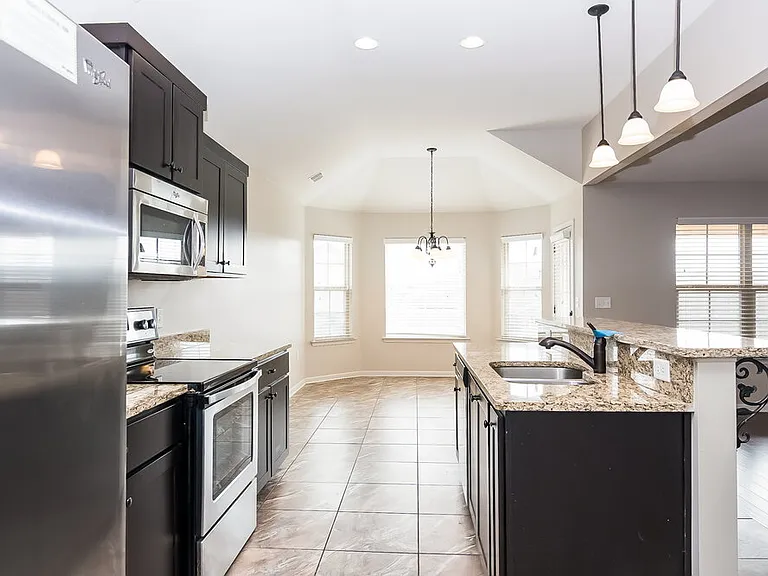 2847 S Cherry Dr — Photo 4