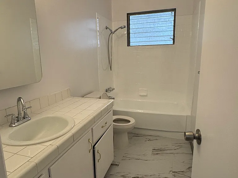 244 S El Molino Ave — Photo 26