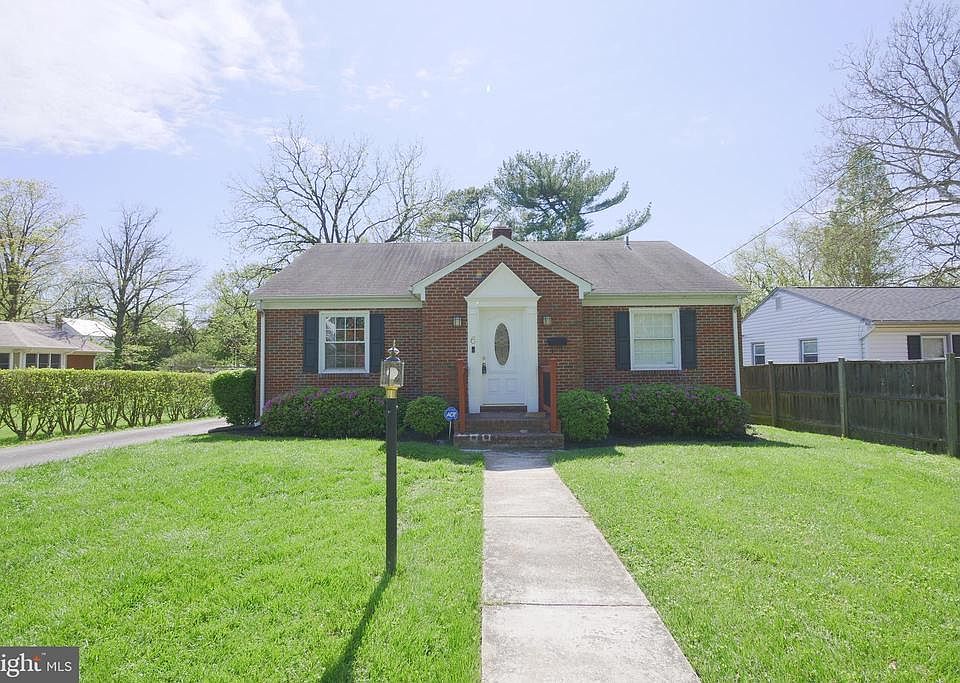 1st image of 6 Oak Ave