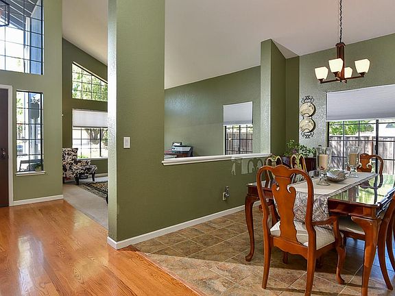 4th image of 415 Chargin Dr