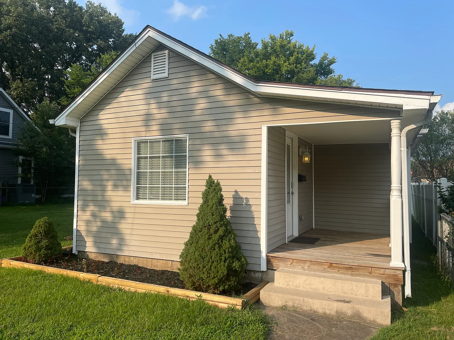 3 bed, 980 sqft, $1,500 — Photo 2