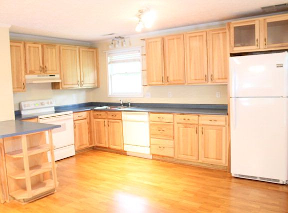 2nd image of 312 Williams Cir