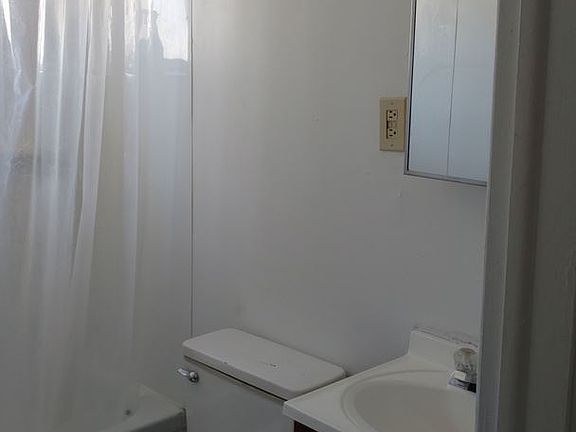 5th image of 5972B Glenway Dr