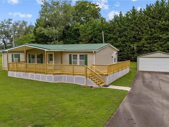 109 Pishner Dr, Harmony, NC 28634