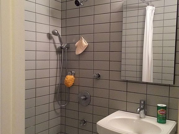 5th image of 305 E 83rd St APT 4A