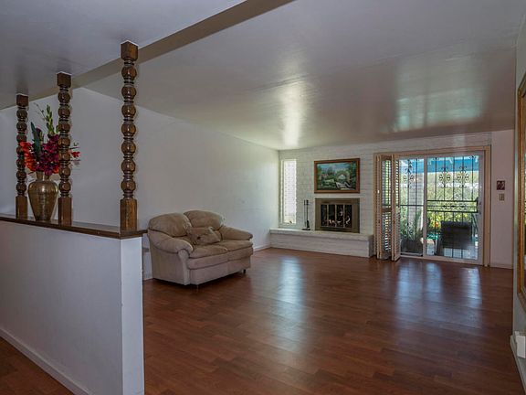 3rd image of 2642 W Calle Padilla